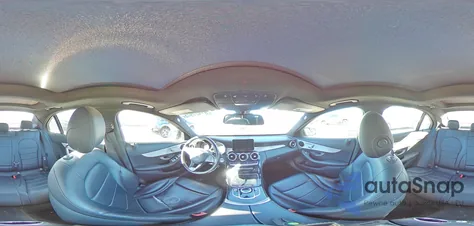 2018 Mercedes-Benz C 300 z USA, uszkodzony, nr VIN 55SWF4JB7JU241958